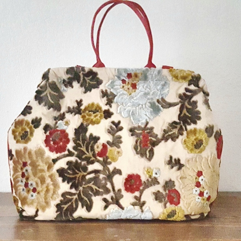 Atenti carpet bagger